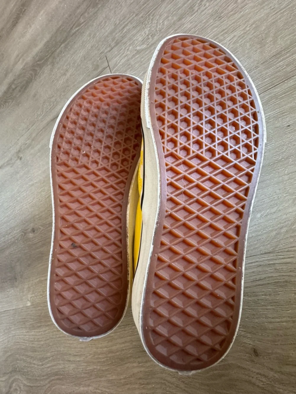 Vans women 7.5 yellow and White Checkerboard Slip-On Sneakers, excellent find - Picture 5 of 5